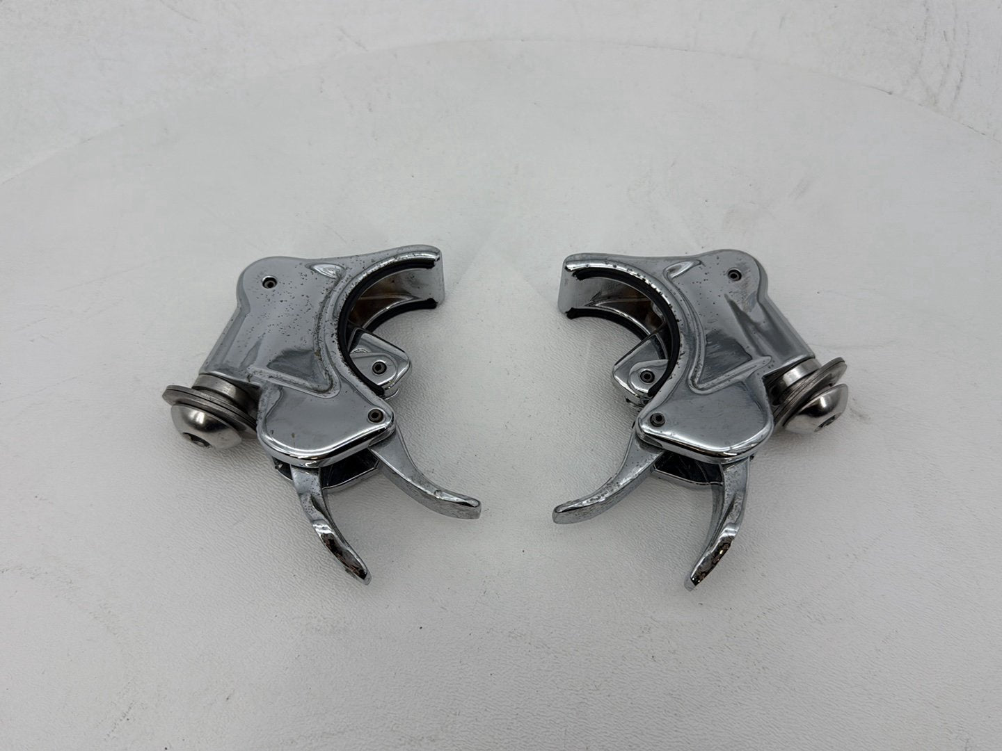 1999 - 2006 Harley-Davidson Dyna Low Rider Mount Bracket Support Holder 57400465