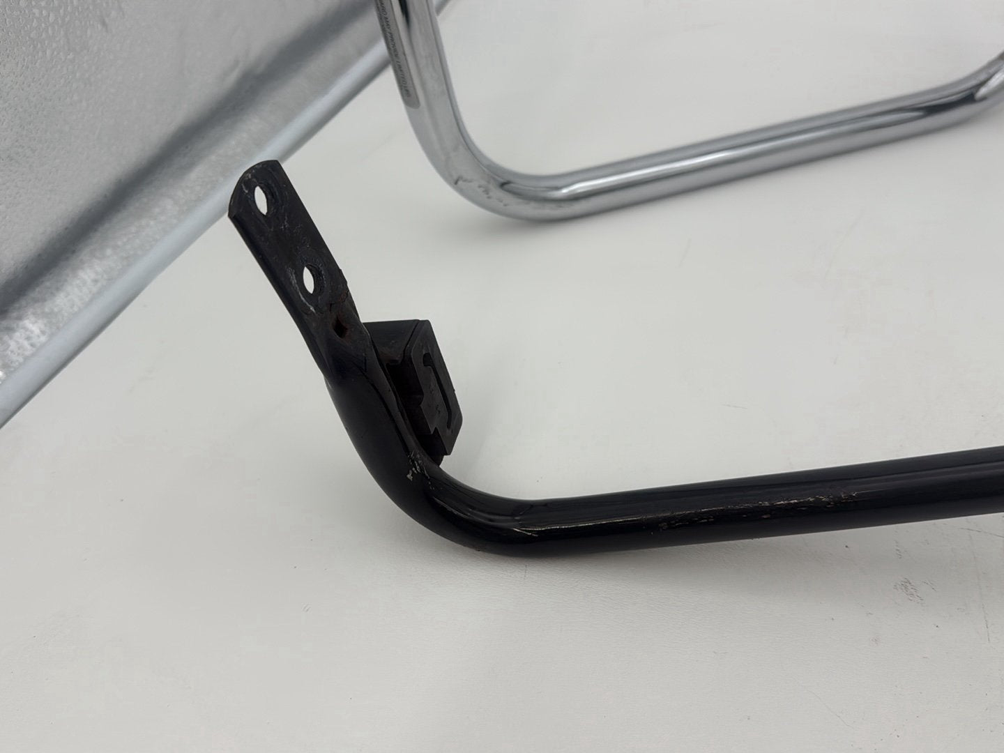 2005 Harley Touring FLHRCI Road King Classic OEM Rear Left Right Saddlebag Guard Rails Bar