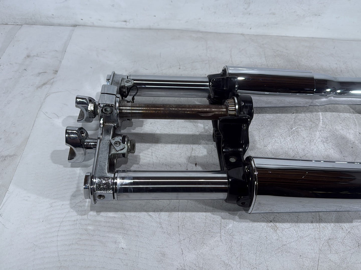 2005 Harley Softail Fat Boy OEM Front Triple Tree Set & LH RH Fork Legs Sliders