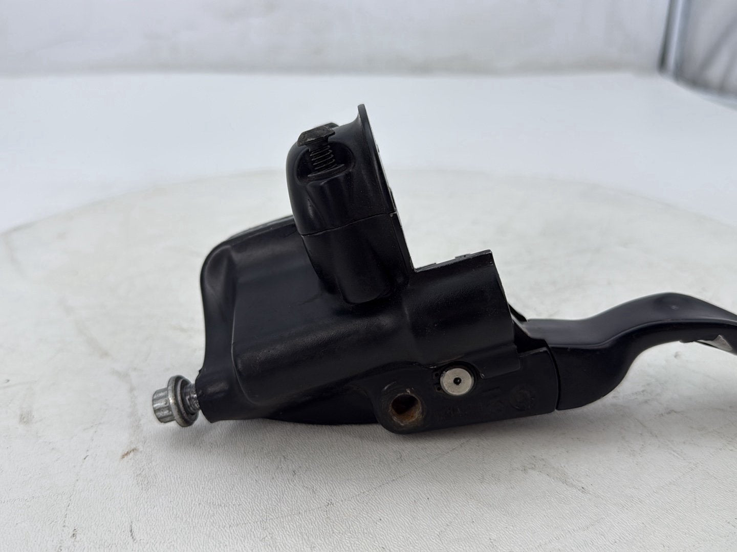 2012 Harley Dyna Fat Bob FXDF 103 OEM Front Right Brake Lever Master Cylinder