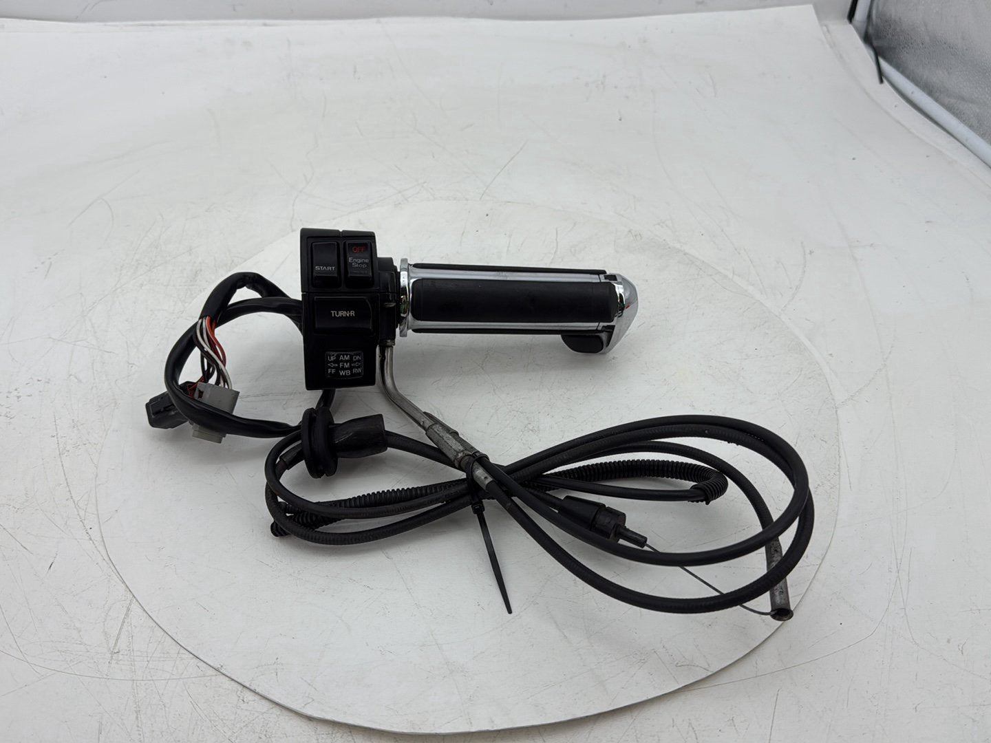 1995 Harley Touring FLHTCI Electra Glide Classic OEM Right Engine Start Kill Switches Controls