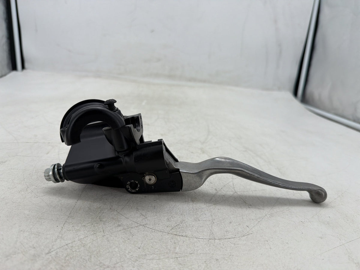 17 Harley Dyna Street Bob OEM Front Right Brake Lever Master Cylinder 9/16" bore