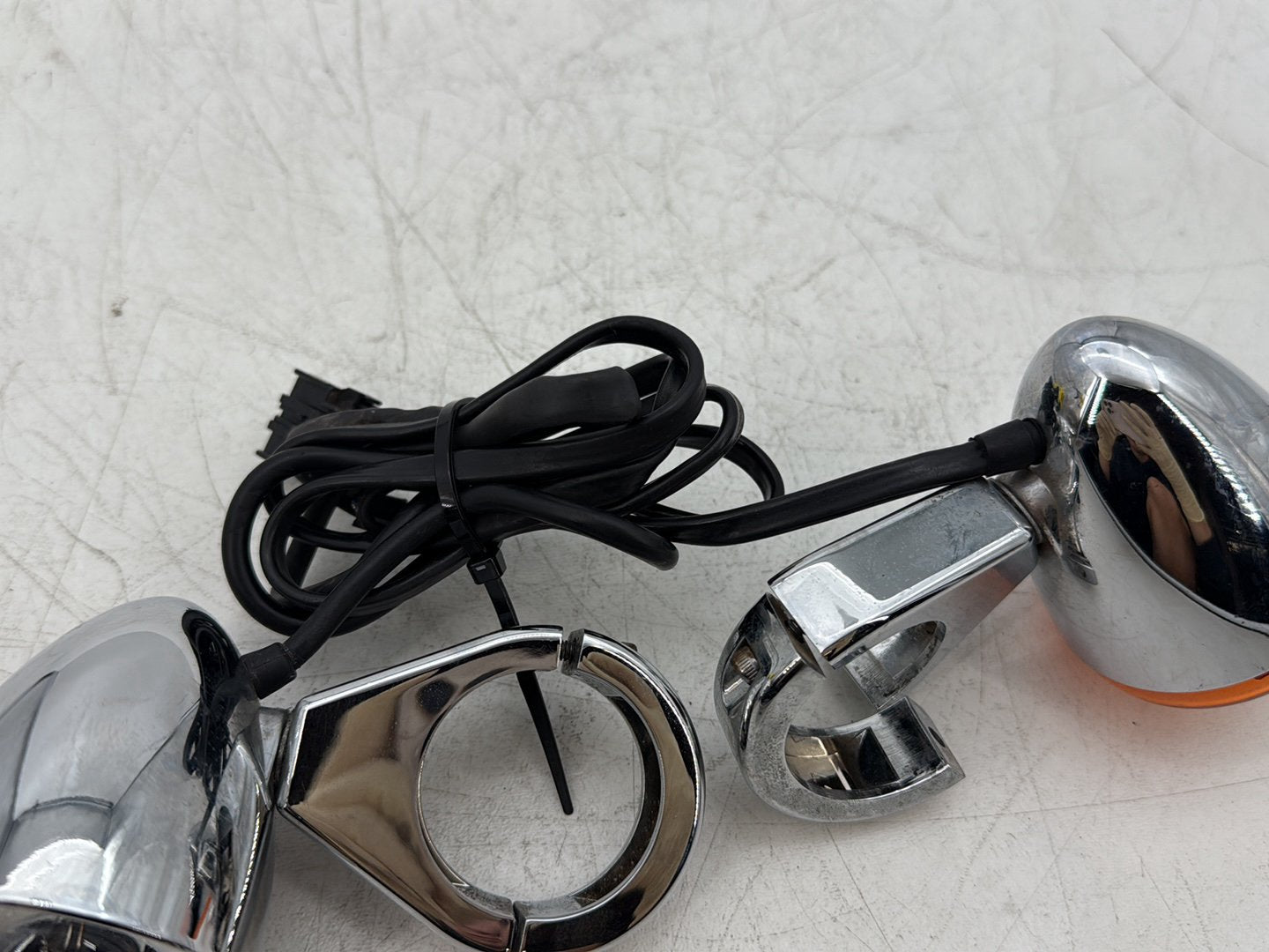 2005 Harley Dyna FXDWG Wide Glide OEM Front Left Right Turn Signal Indicators