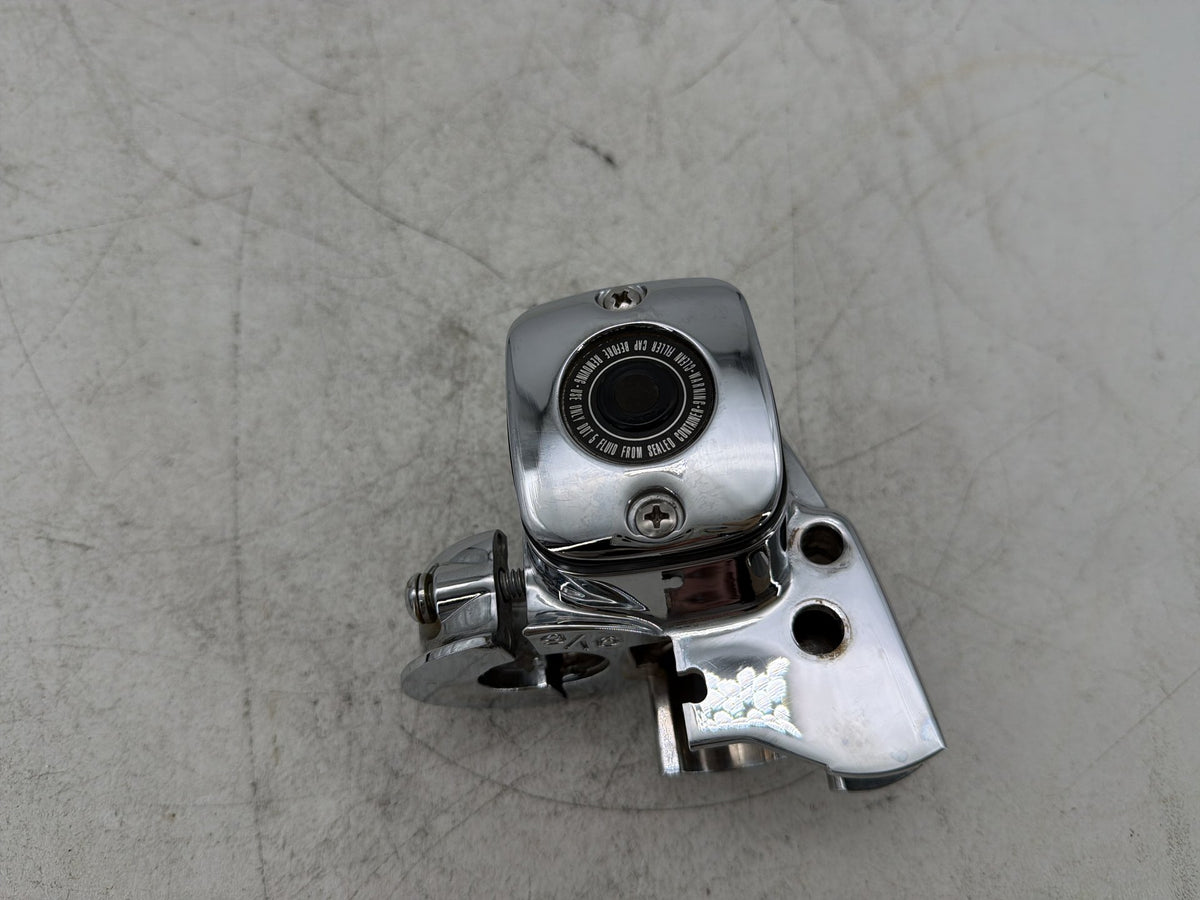2002 Harley Dyna Wide Glide FXDWG OEM Front Right Brake Master Cylinder CHROME