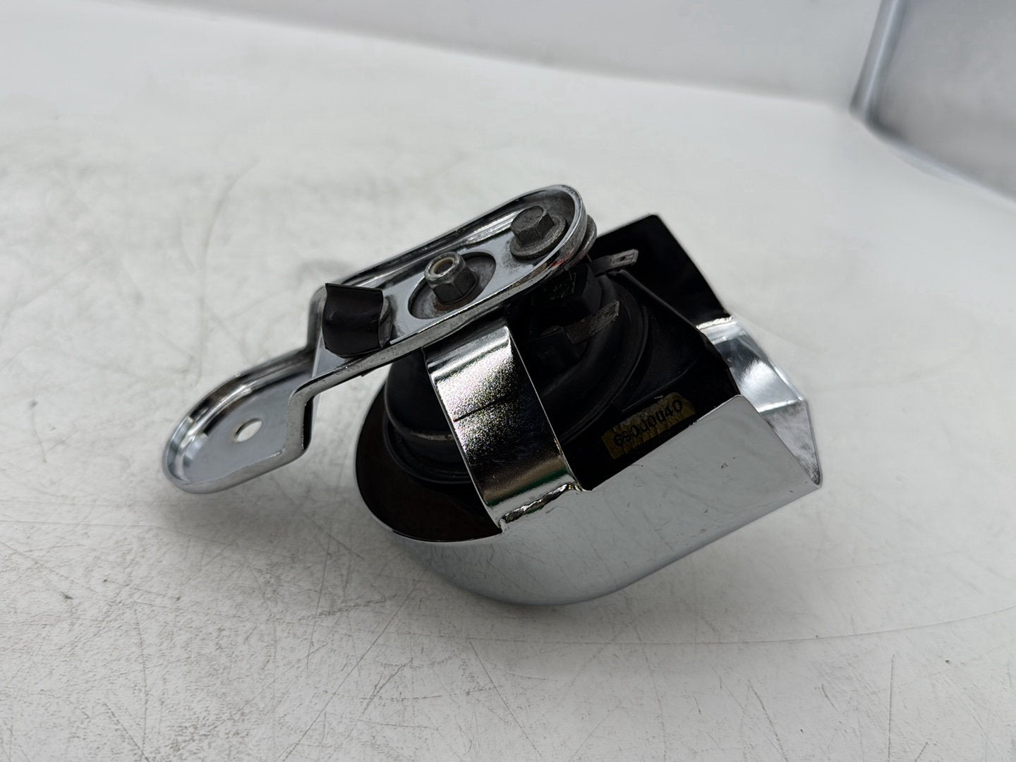 2014 Harley Street Glide Touring FLHXS OEM Horn Signal Klaxon Chrome Cover