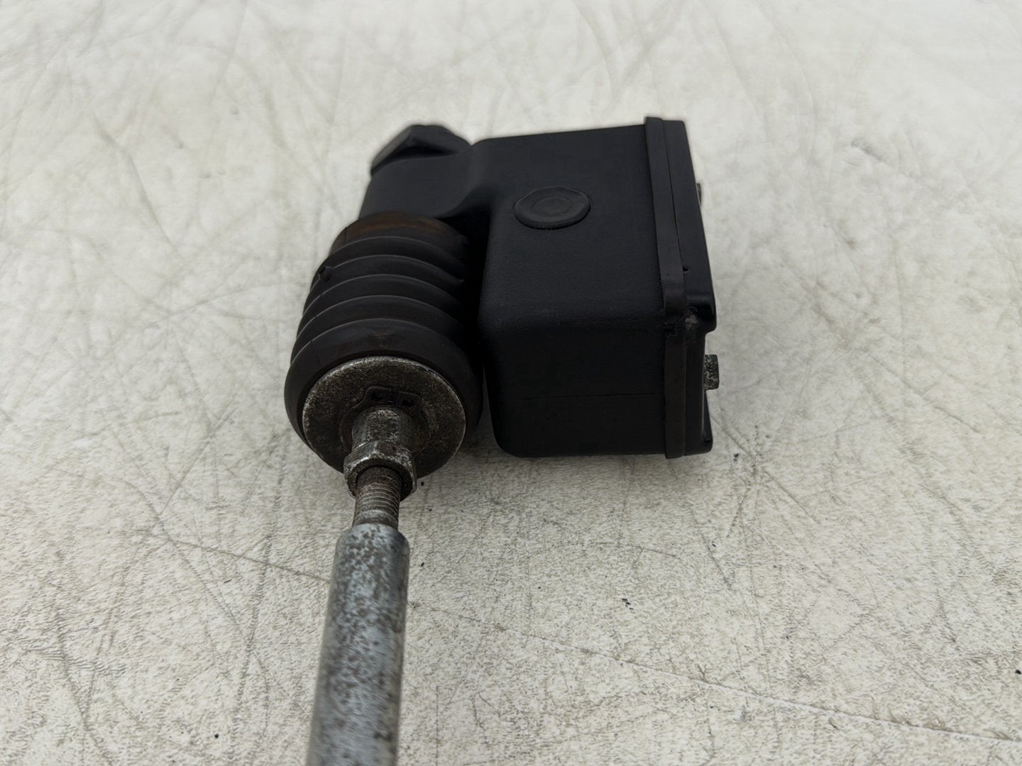 2004 Harley Dyna Super Glide FXDI OEM Rear Brake Master Cylinder Reservoir
