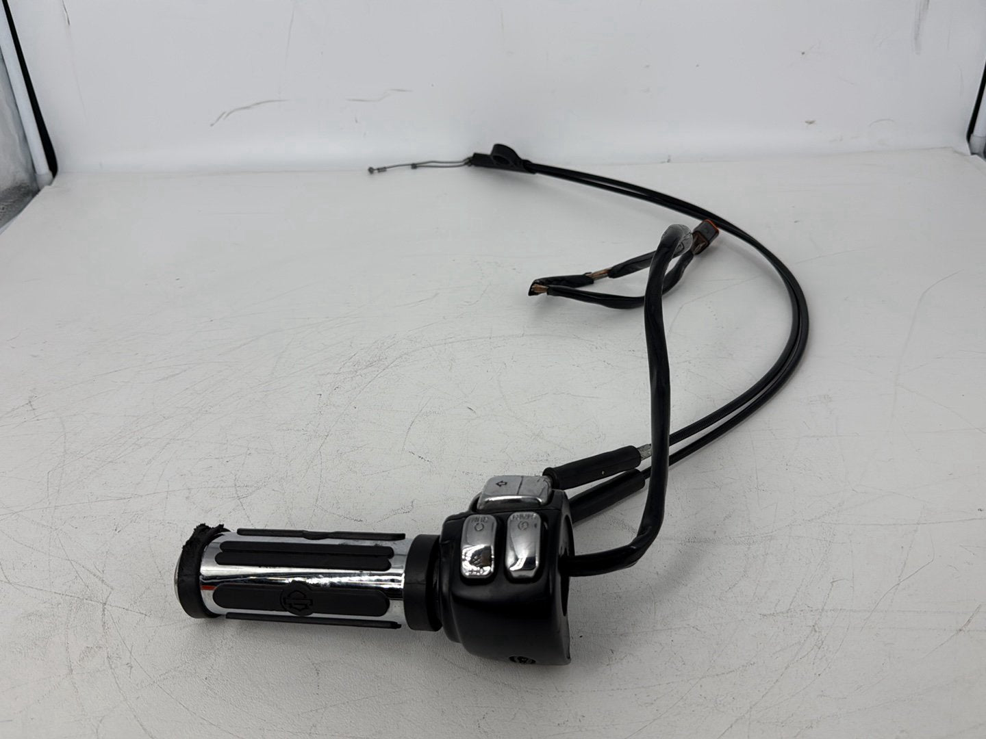 2005 Harley Sportster XL883C 883 Custom OEM Right Engine Start Kill Switches Controls