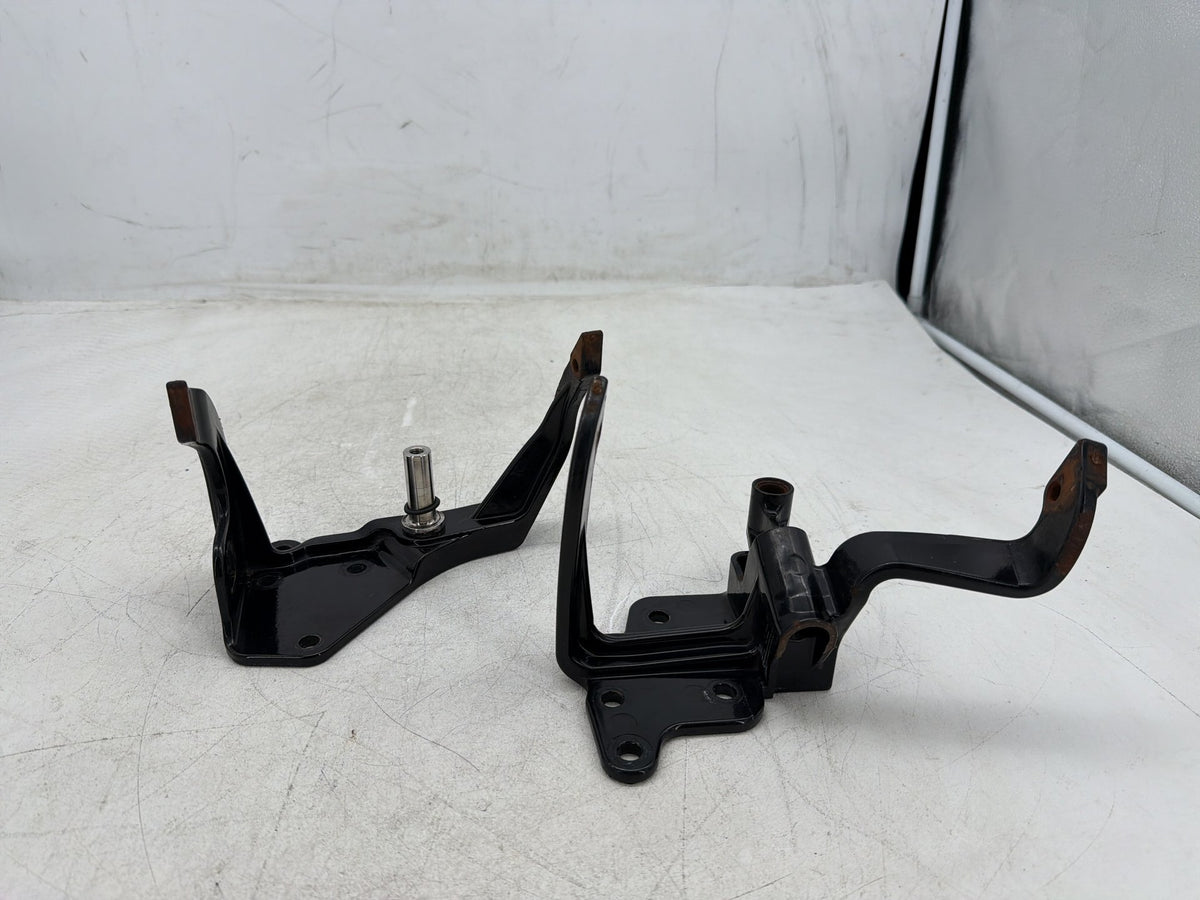 2001 Harley Fat Boy Softail FLSTFI OEM Left Right Driver Footpeg Bracket Mounts