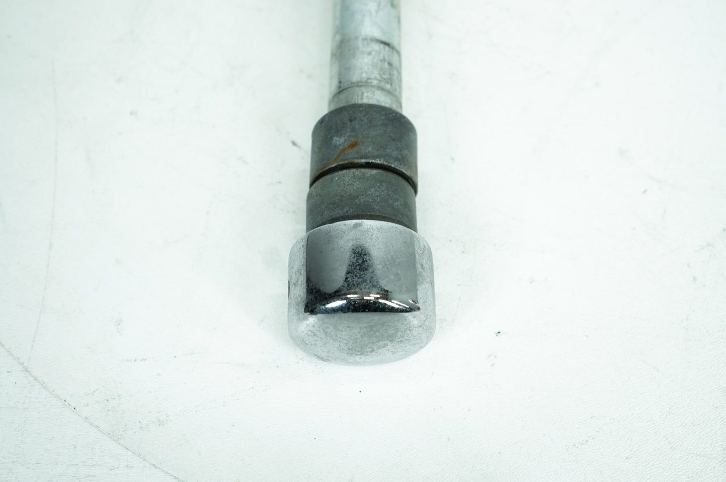 1999 - 2006 Harley-Davidson Touring Road King Front Wheel Axle Bolt Shaft 43364-00