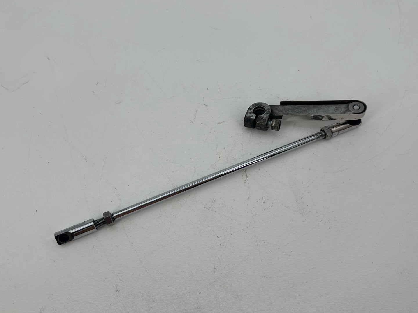 1999 - 2006 Harley-Davidson Dyna Low Rider Gear Shifter Lever Arm w/ Rod linkage 33715-85A