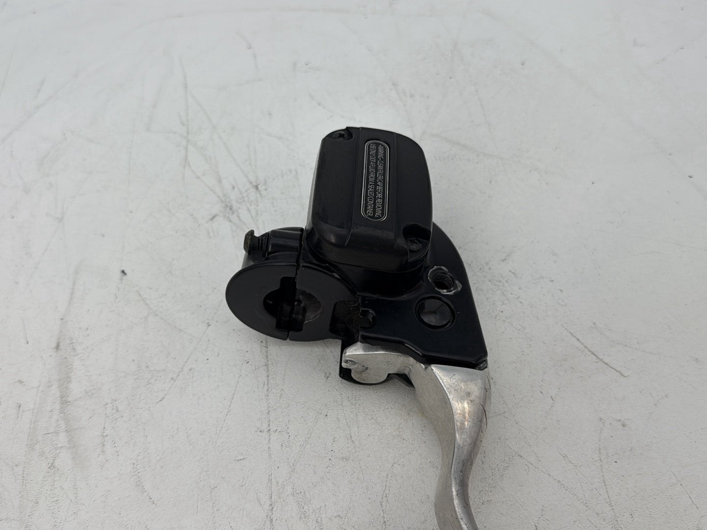 11 Harley Electra Glide Ultra FLHTK OEM Front Right Brake Lever Master Cylinder