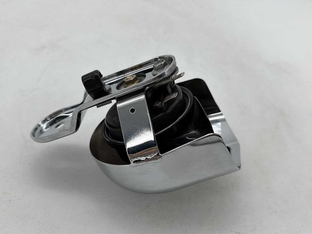 2007 Harley Street Glide Touring FLHX OEM Horn Signal Klaxon Chrome Cover