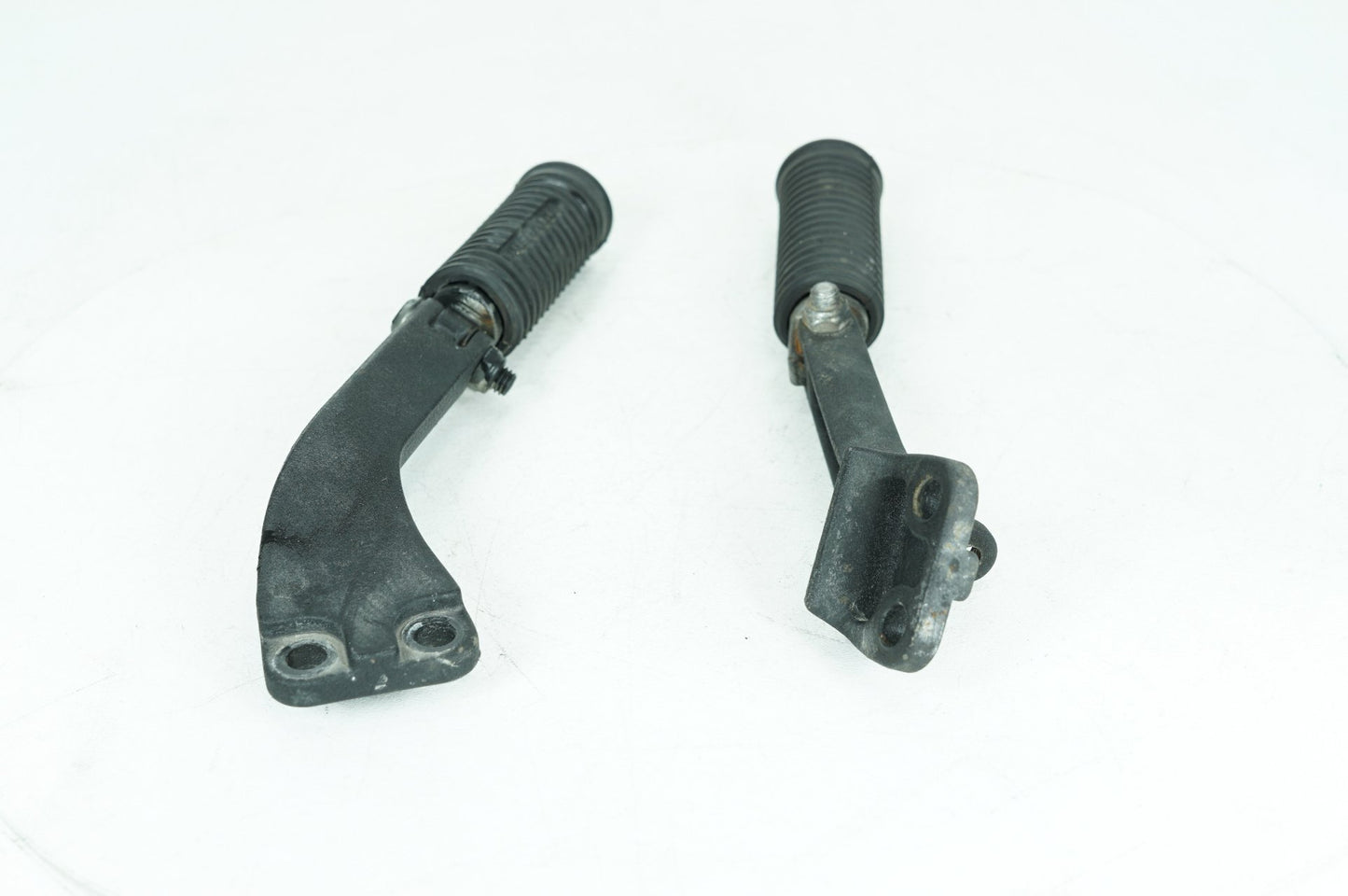2007 - 2017 Harley-Davidson Dyna Wide Glide Passenger Left & Right Foot Pegs  	49224-06A