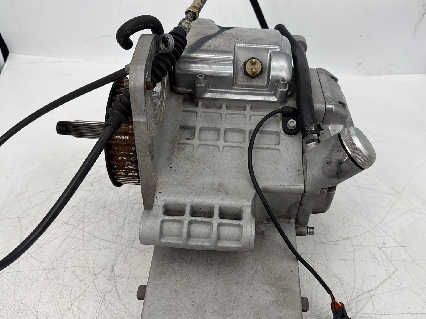 2004 Harley Touring FLHT Electra Glide OEM 5 Speed Transmission Gearbox