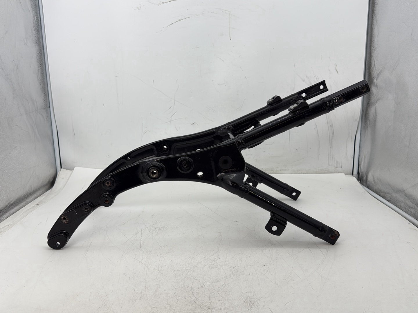17 Harley Road Glide Touring FLTRXS OEM Rear Back Sub Frame Rail Bar 48079-09BHP