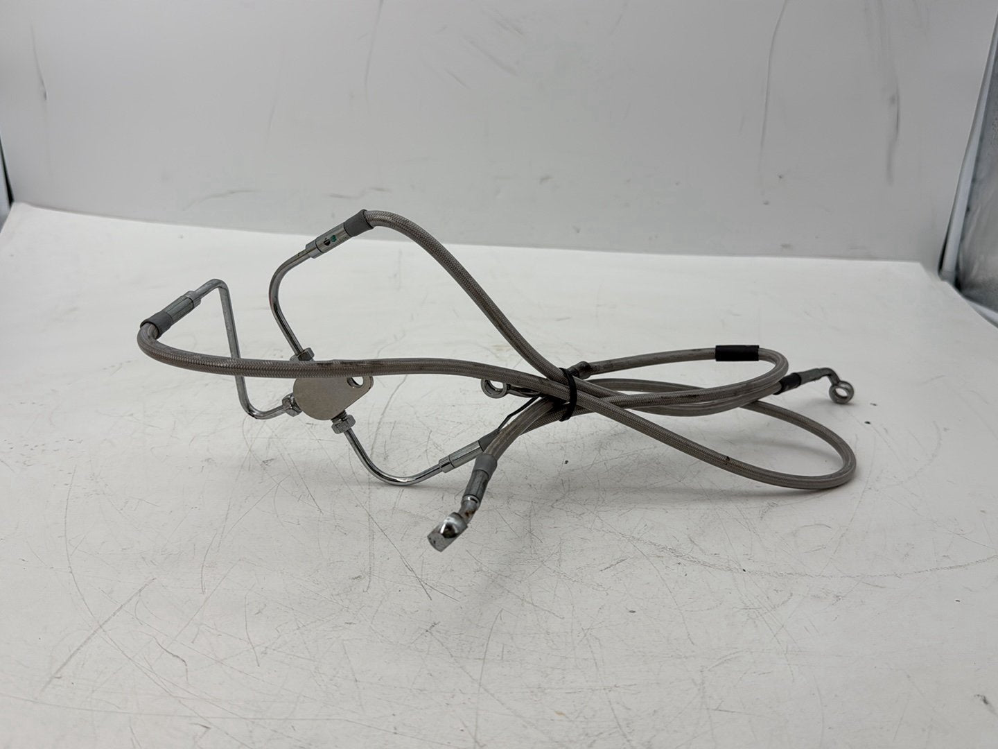 2005 Harley Touring FLHRCI Road King Classic OEM Front Brake Hose Line Pipe