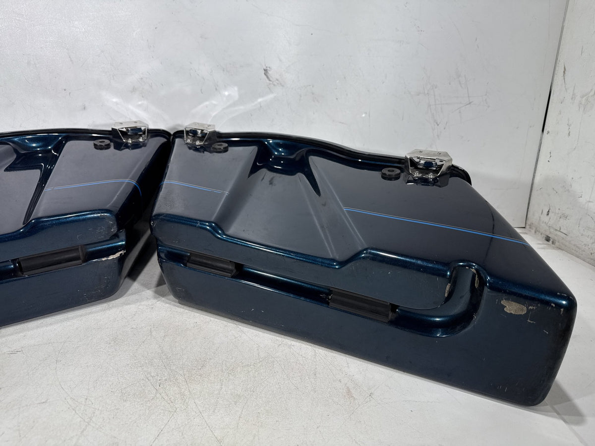 02 Harley Electra Glide Touring Classic OEM Left Right Saddlebags Luggage NOKey