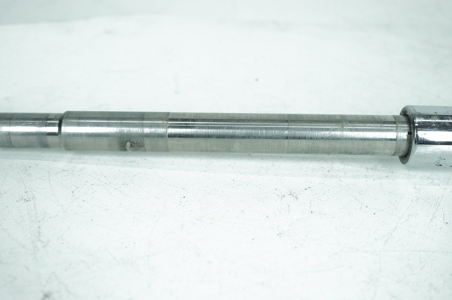 1999 - 2006 Harley-Davidson Softail Fat Boy Front Wheel Axle Bolt Shaft 41584-86A