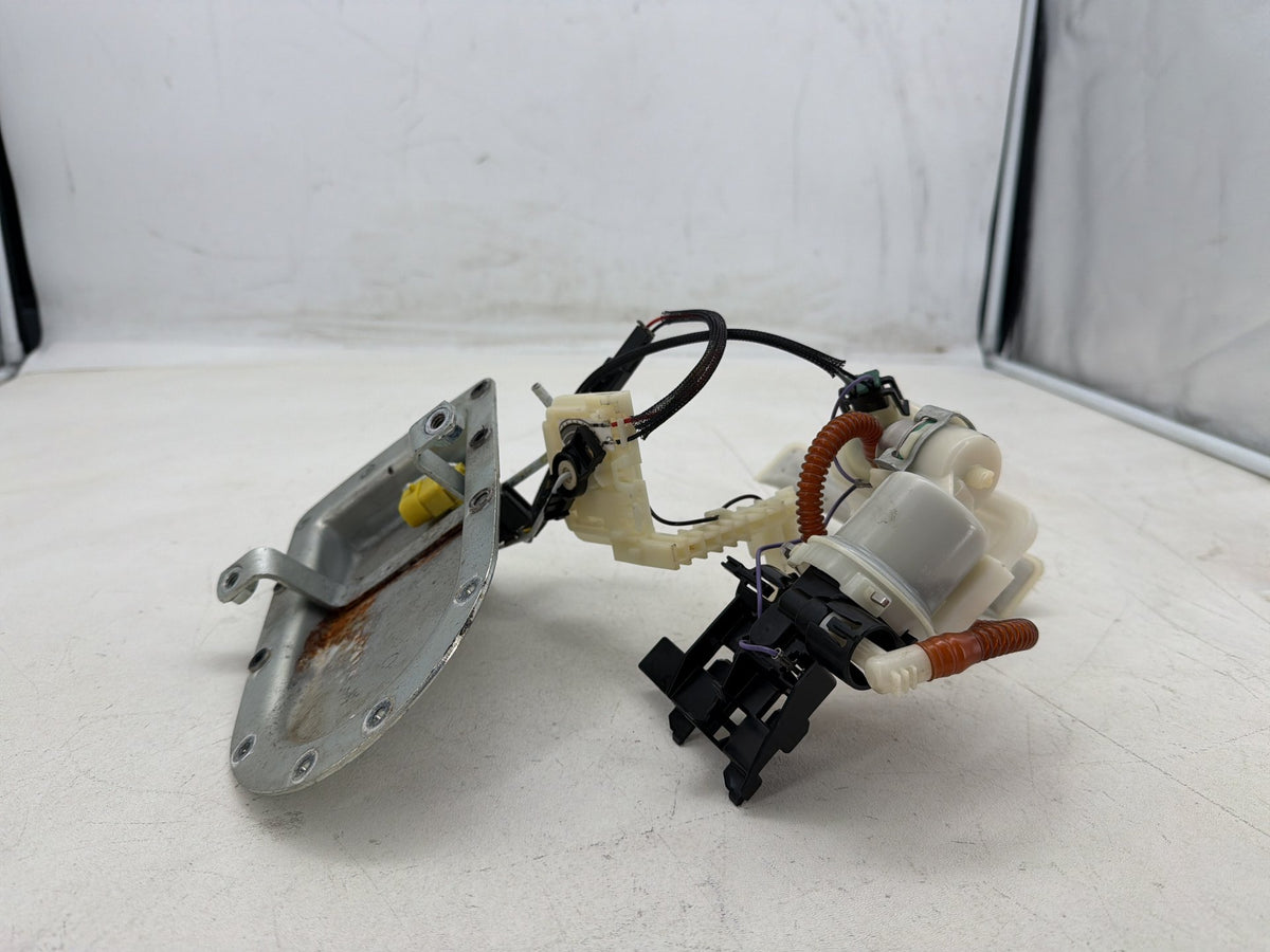2016 Harley Dyna Fat Bob FXDF 103 OEM Gas Gasoline Fuel Petrol Pump Sending