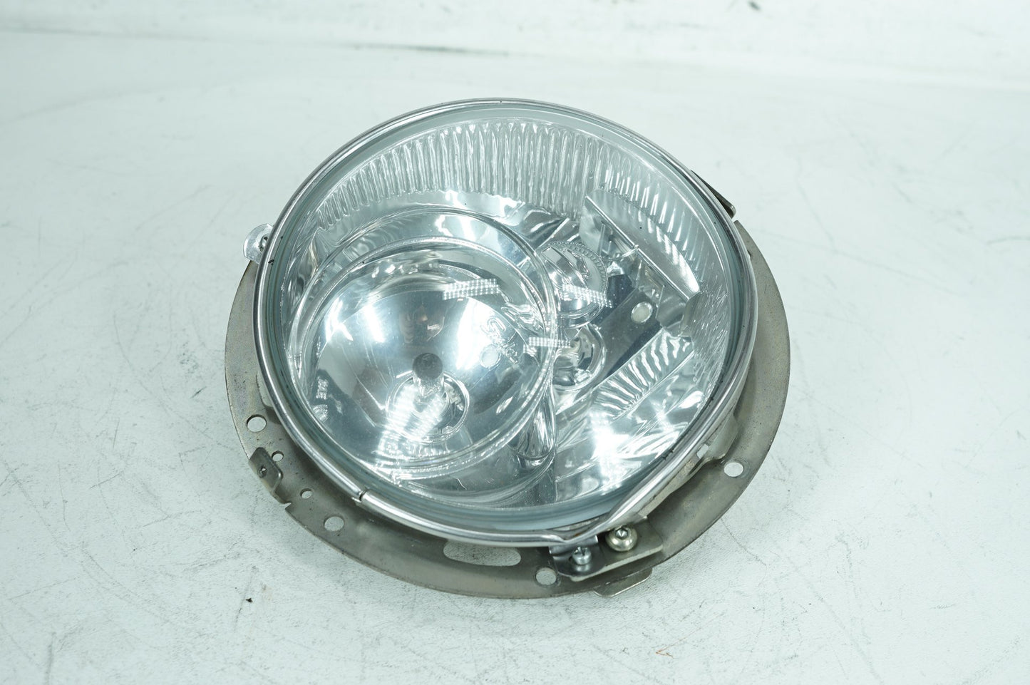2007 - 2012 Harley-Davidson Touring CVO Electra Screamin Eagle Headlight Headlamp Head Light Halogen 67864-04