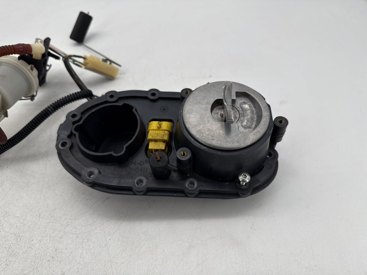 2014 Harley Dyna Switchback FLD OEM Fuel Pump Gas Gasoline Petrol Sending