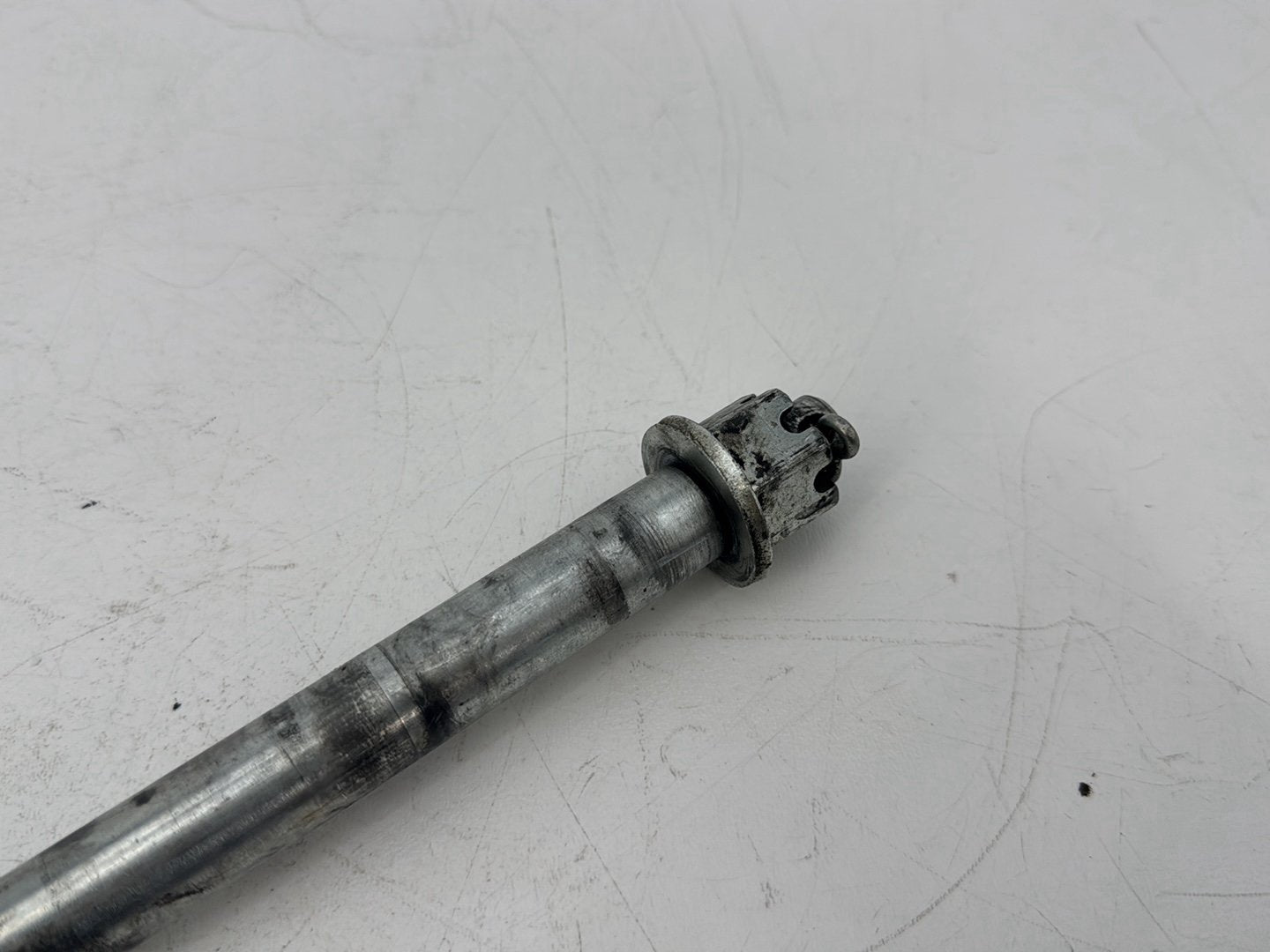 1999 - 2006 Harley-Davidson Touring Electra Glide Classic Rear Wheel Axle Bolt Shaft 41110-89