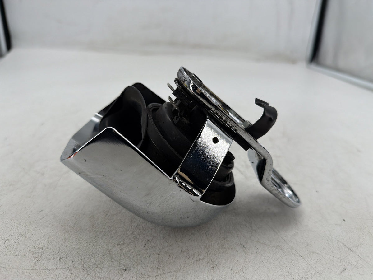 2005 Harley Dyna Super Glide Custom FXDC OEM Horn Signal Klaxon Chrome Cover