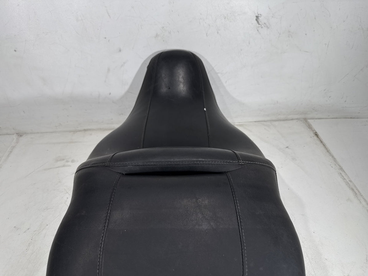 2011 Harley Electra Glide Touring Ultra OEM Passenger Rider Driver Seat Saddle