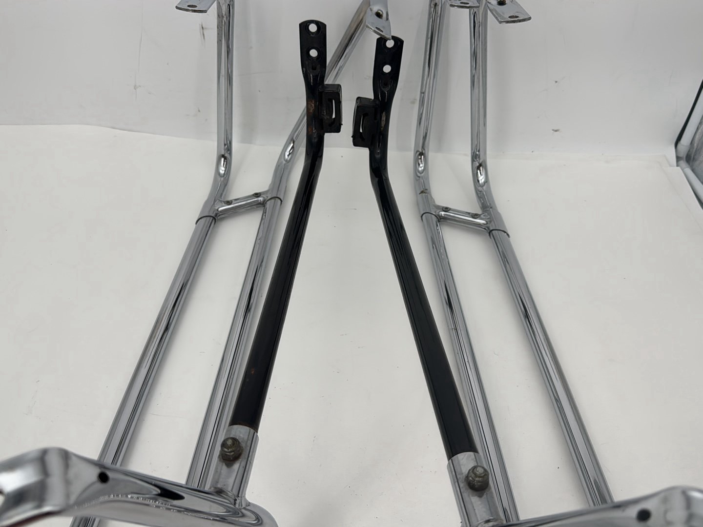 1999 - 2006 Harley-Davidson Touring Electra Glide Classic Rear Left Right Saddlebag Guard Rails Bar 90718-79C