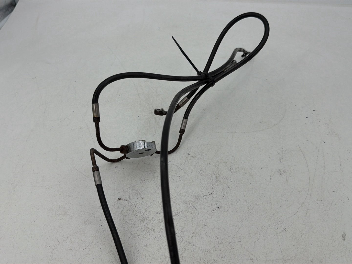 2007 - 2012 Harley-Davidson Touring Street Glide Front Brake Hose Line Pipe