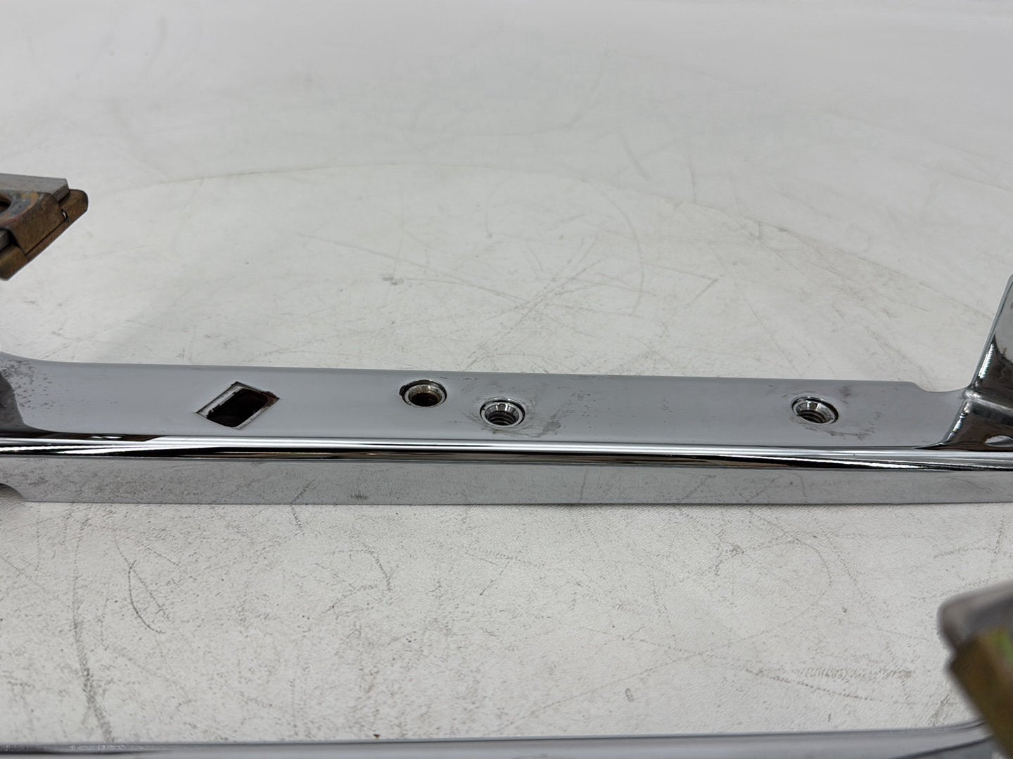1999 - 2006 Harley-Davidson Touring Electra Glide Ultra Left Right Saddlebag Fender Struts Brackets 90718-79C