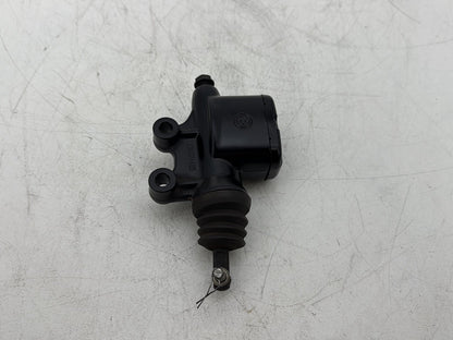 2014 Harley Street Glide Touring FLHXS OEM Rear Brake Master Cylinder Reservoir