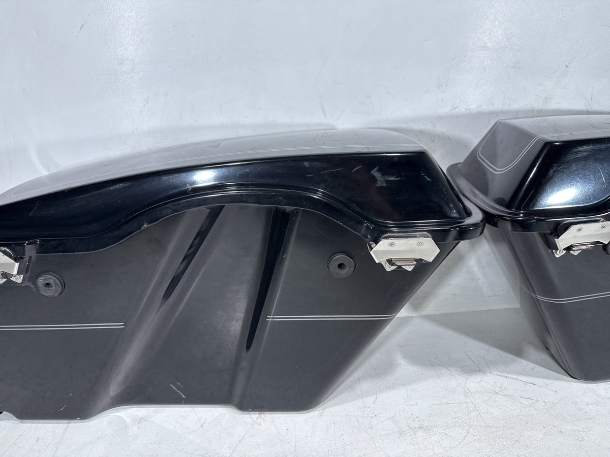 2009 Harley Electra Glide Touring Ultra OEM Left Right Saddlebags Luggage NOKey
