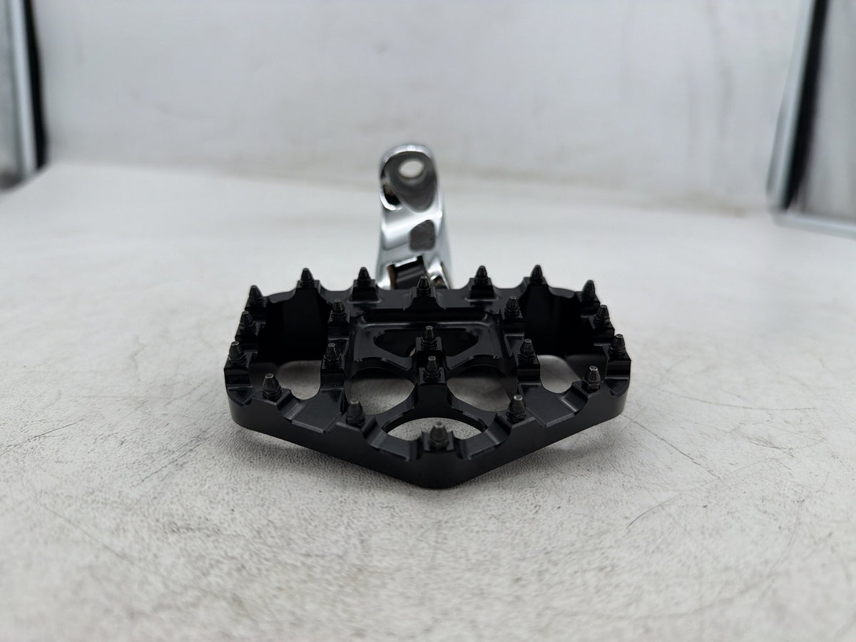 2006 Harley Street Glide Touring Rear Passenger 1 Foot Peg Step Rest Billet CNC