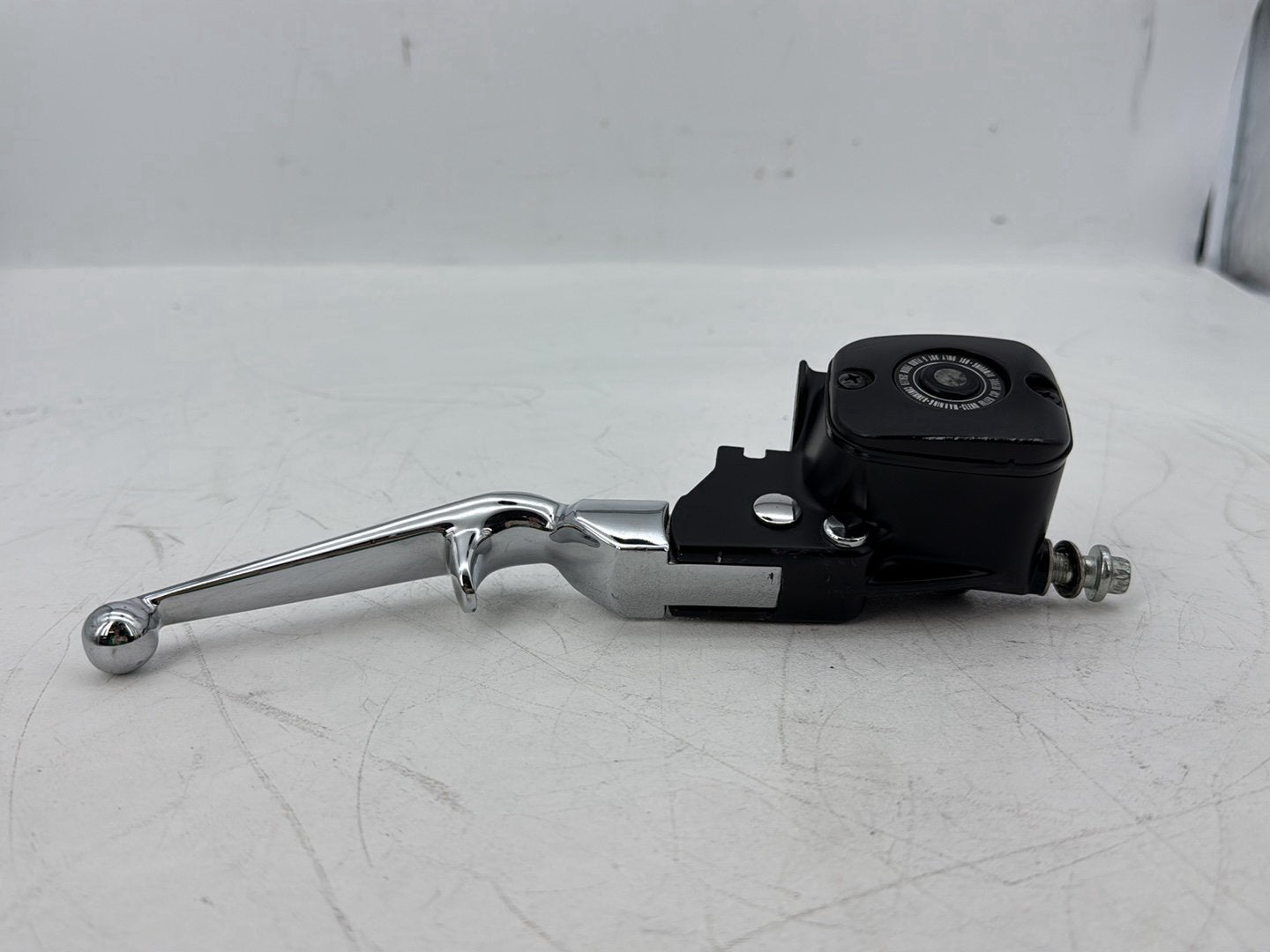 2000 Harley Touring FLHTCI Electra Glide Classic OEM Front Right Brake Lever Master Cylinder