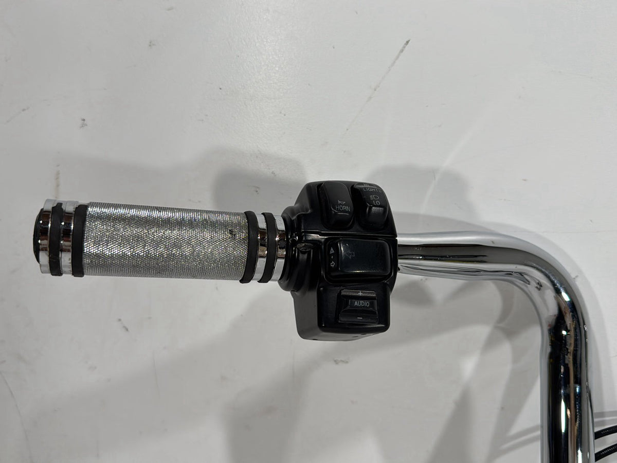 06 Harley Street Glide Touring FLHXI OEM Handlebars Left Right Switches Controls