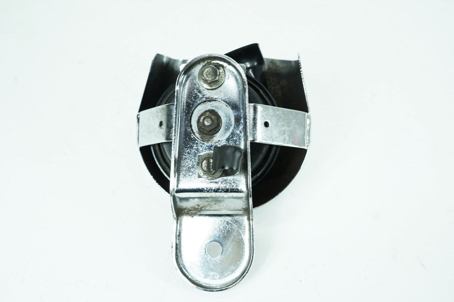 1999 - 2006 Harley-Davidson Softail Heritage Classic Horn Signal Klaxon Chrome Cover 69012-93A