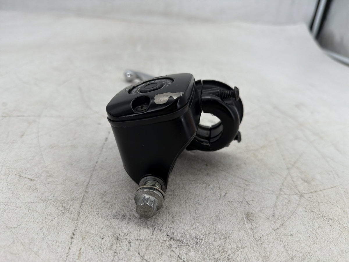 2004 Harley Heritage Softail Classic OEM Front Right Brake Lever Master Cylinder