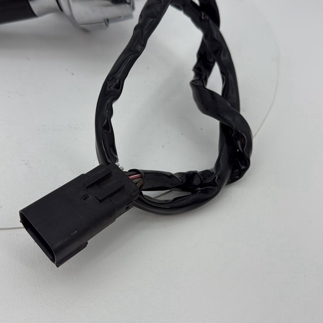 2007 - 2012 Harley-Davidson Touring Street Glide Right Engine Start Kill Switches Controls 71684-06