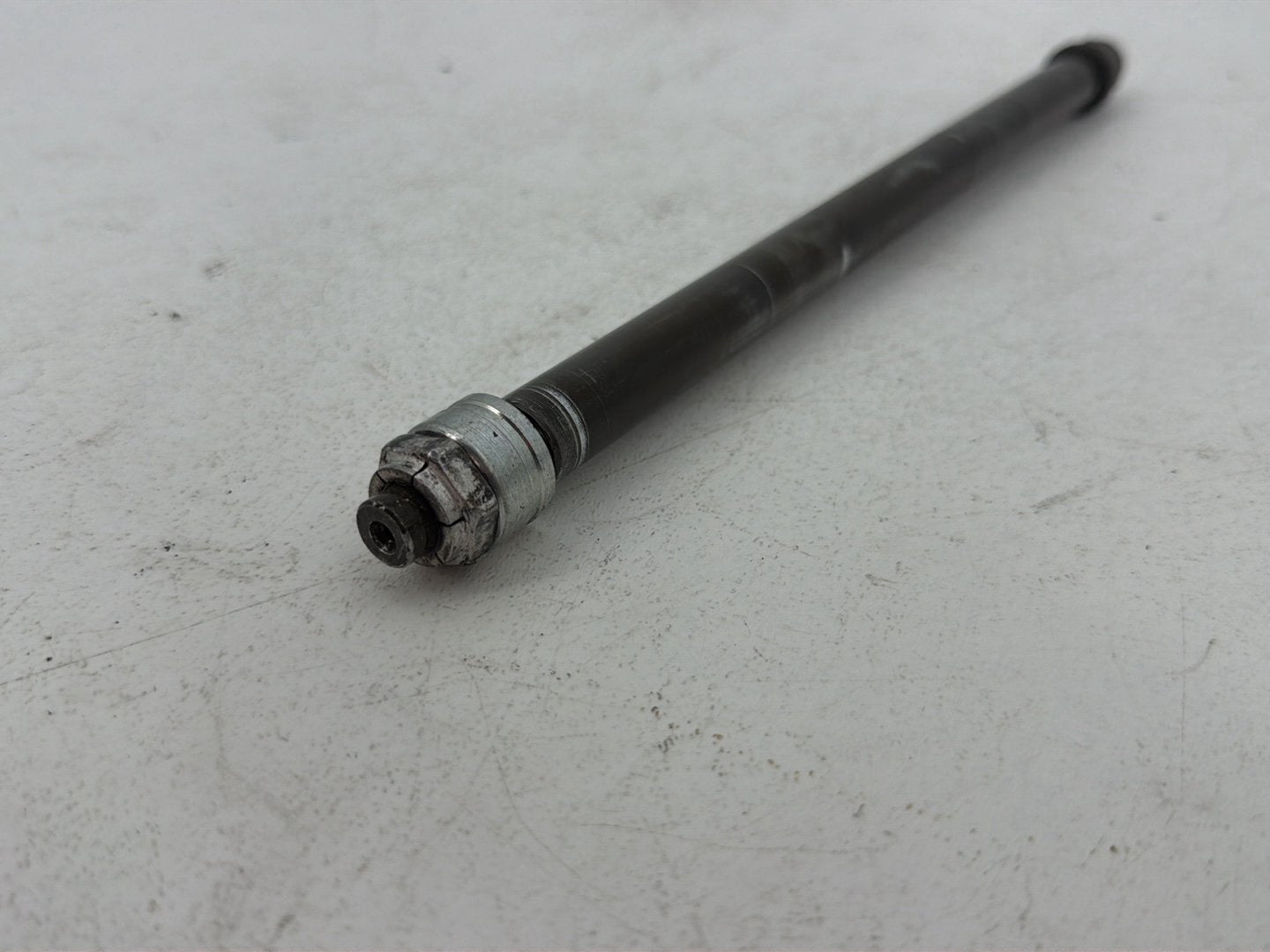 1984 - 1998 Harley-Davidson Touring Electra Glide Classic Rear Fork Swingarm Pivot Bolt Shaft