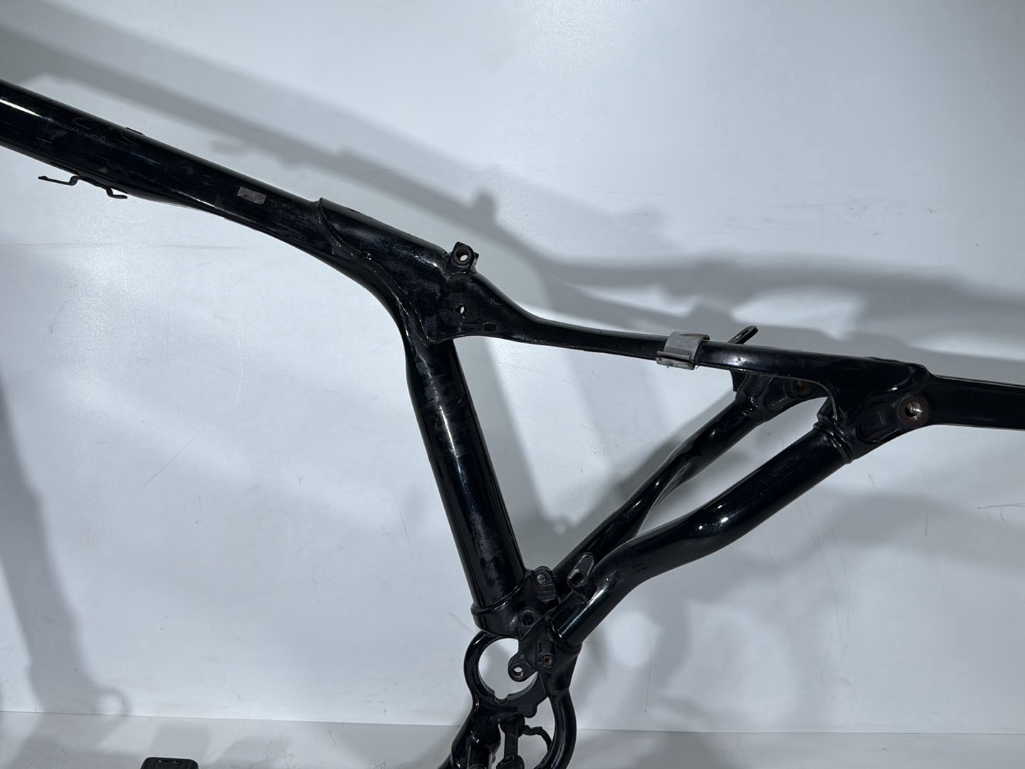 2005 Harley Sportster XL883C 883 Custom OEM Body Main Frame Chassis SLVG