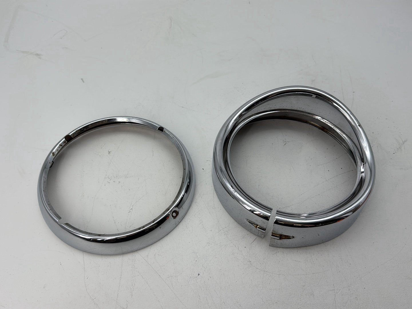 2008 Harley Road King Touring FLHR OEM Headlight Mount Bracket Ring Circle Trim
