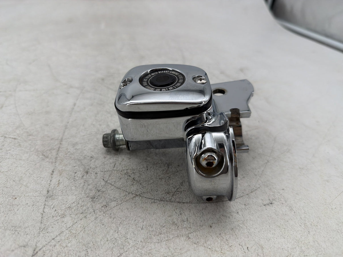2002 Harley Dyna Wide Glide FXDWG OEM Front Right Brake Master Cylinder CHROME