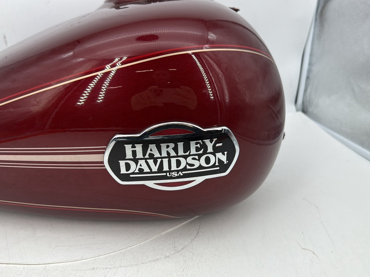 2007 - 2011 Harley-Davidson Touring Electra Glide Ultra Fuel Gas Tank Gasoline Reservoir 61356-08