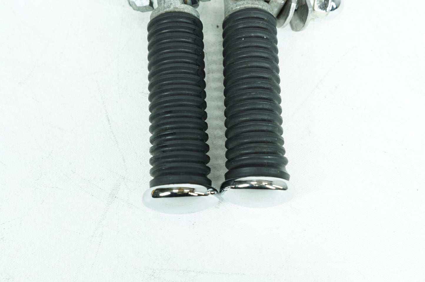 1999 - 2006 Harley-Davidson Touring Electra Glide Classic Front Right Left Highway Foot Pegs 50907-69A