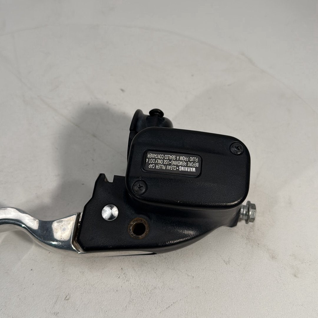 2017 - 2026 Harley-Davidson Softail Heritage Classic 114 Front Right Brake Lever Master Cylinder 41700233