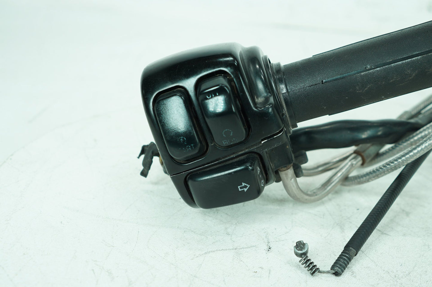 1999 - 2006 Harley-Davidson Touring Road King Police Right Engine Start Kill Switches Controls 71564-96