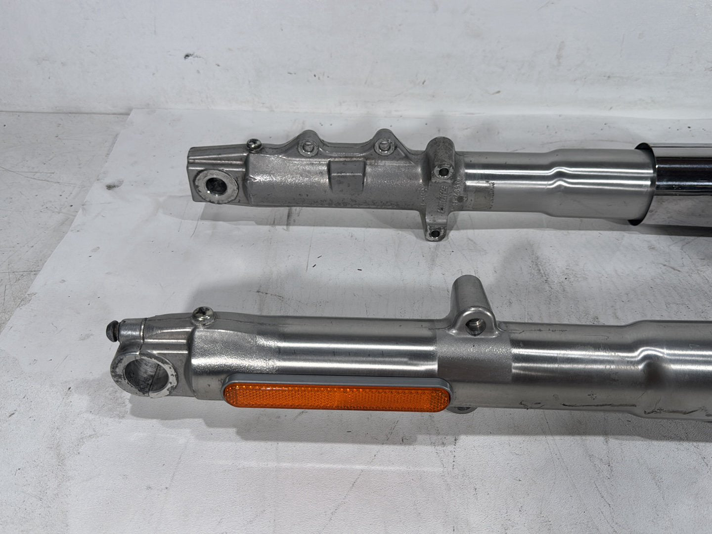 2013 Harley Heritage Softail Classic FLSTC OEM Front Triple Tree Set & LH RH Fork Legs Sliders