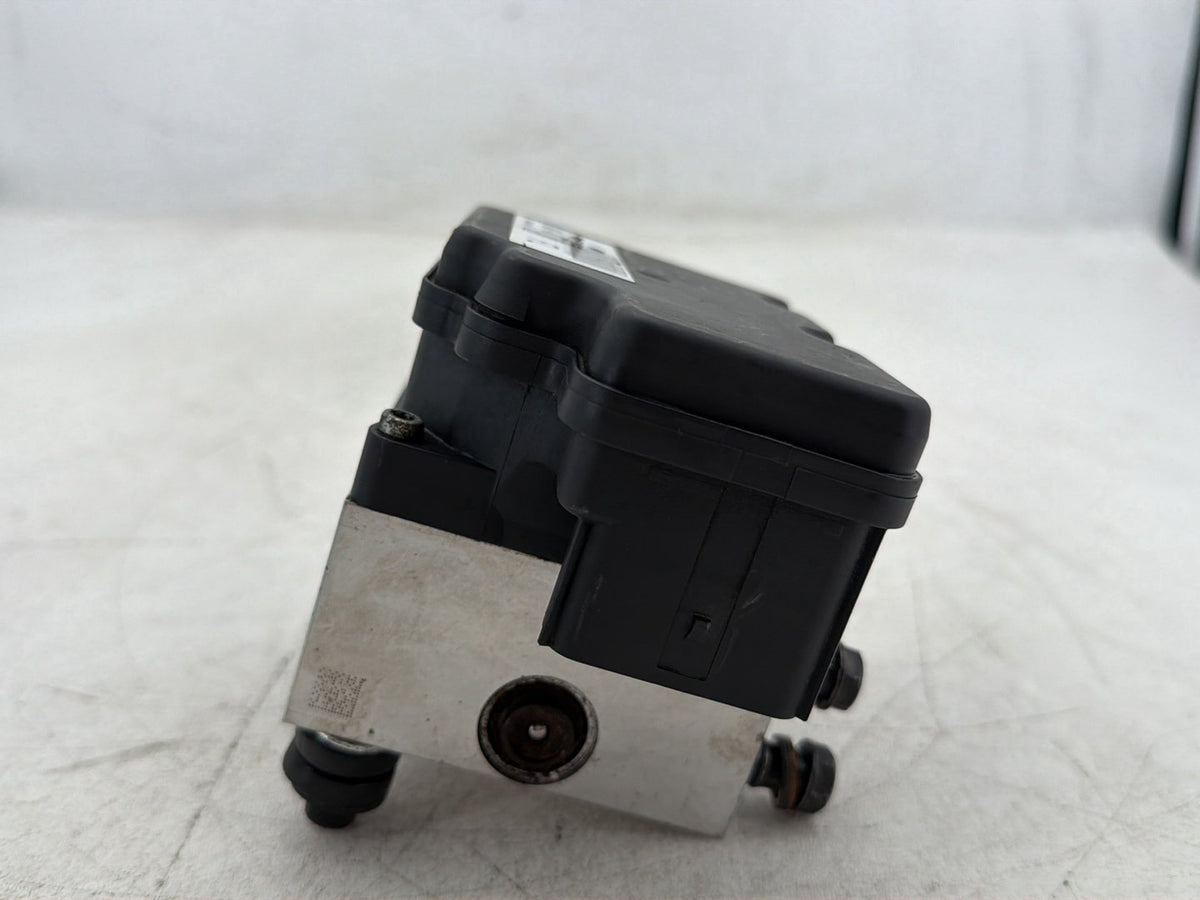 2013 Harley Electra Glide Touring CVO Screamin Eagle OEM ABS Brake Pump & Control Module
