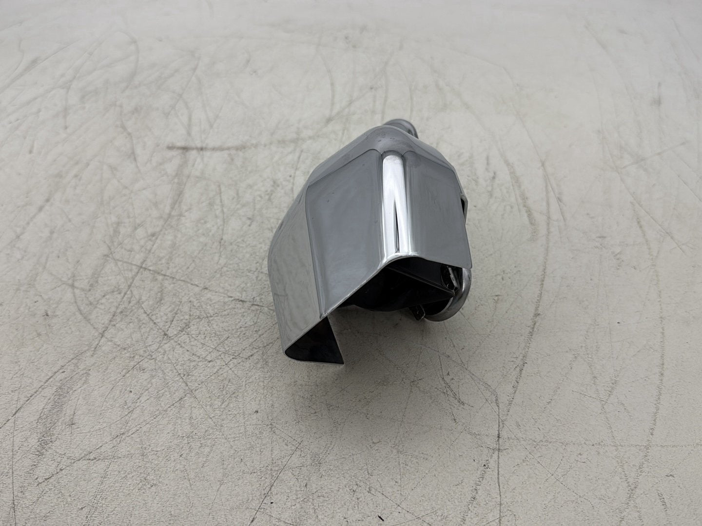 2012 Harley Street Glide Touring FLHX OEM Horn Signal Klaxon Chrome Cover